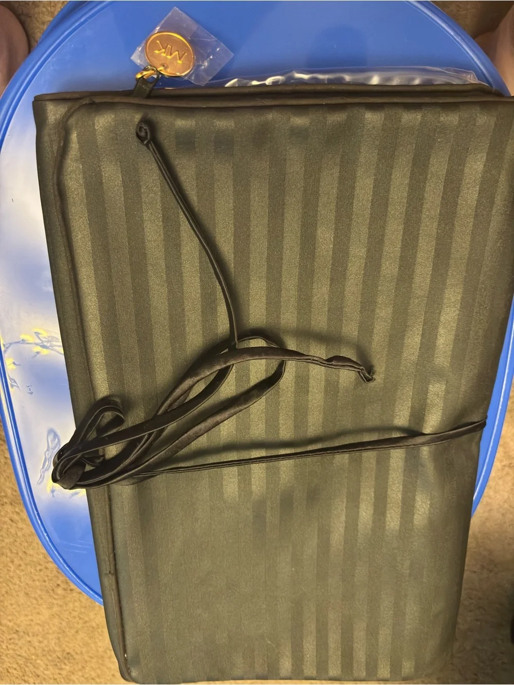 Mary Kay Black Hanging Cosmetic Organizer with Clear Pockets and Zippers